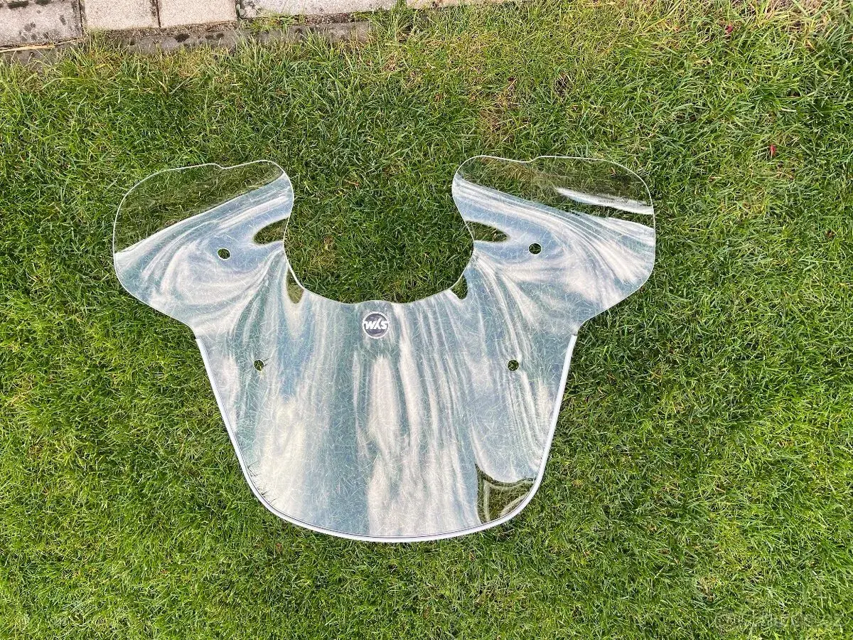 PŘEDNÍ PLEXI