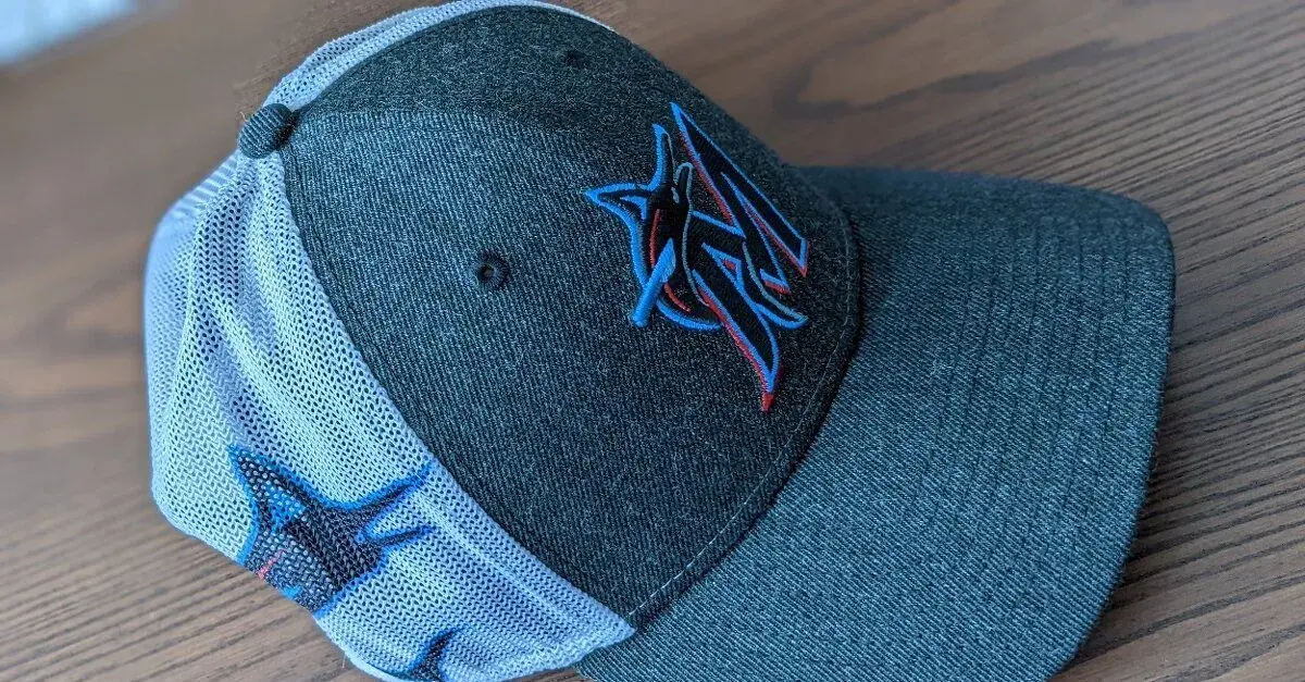 New Era - Miami Marlins 39Thirty L/XL sitka vzadu