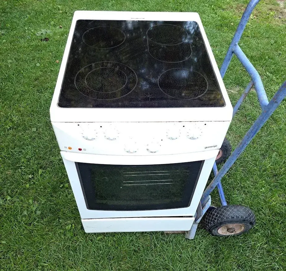 Sporák se sklokeramickou deskou Gorenje