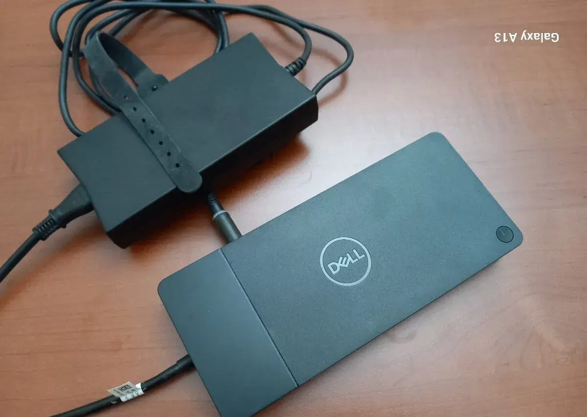 dokovací stanice Dell WD19S