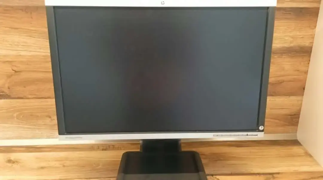 24" LCD monitor HP Compaq LA2405wg