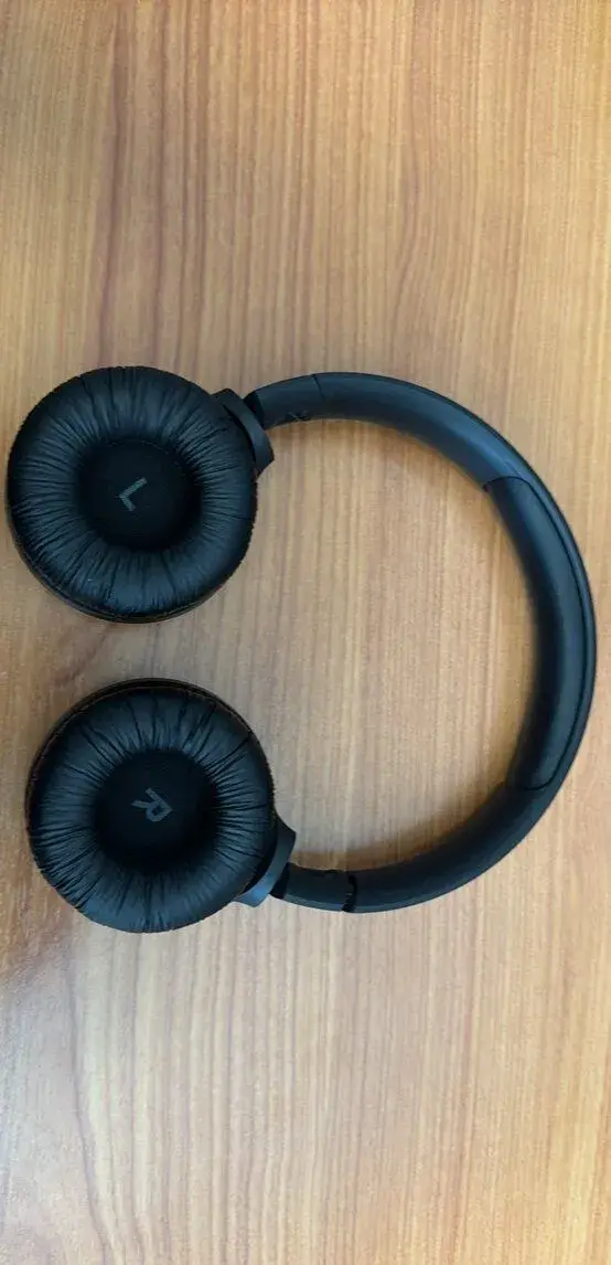 Bezdrátová sluchátka JBL Tune 520BT | Skvělé basy a výdrž ba