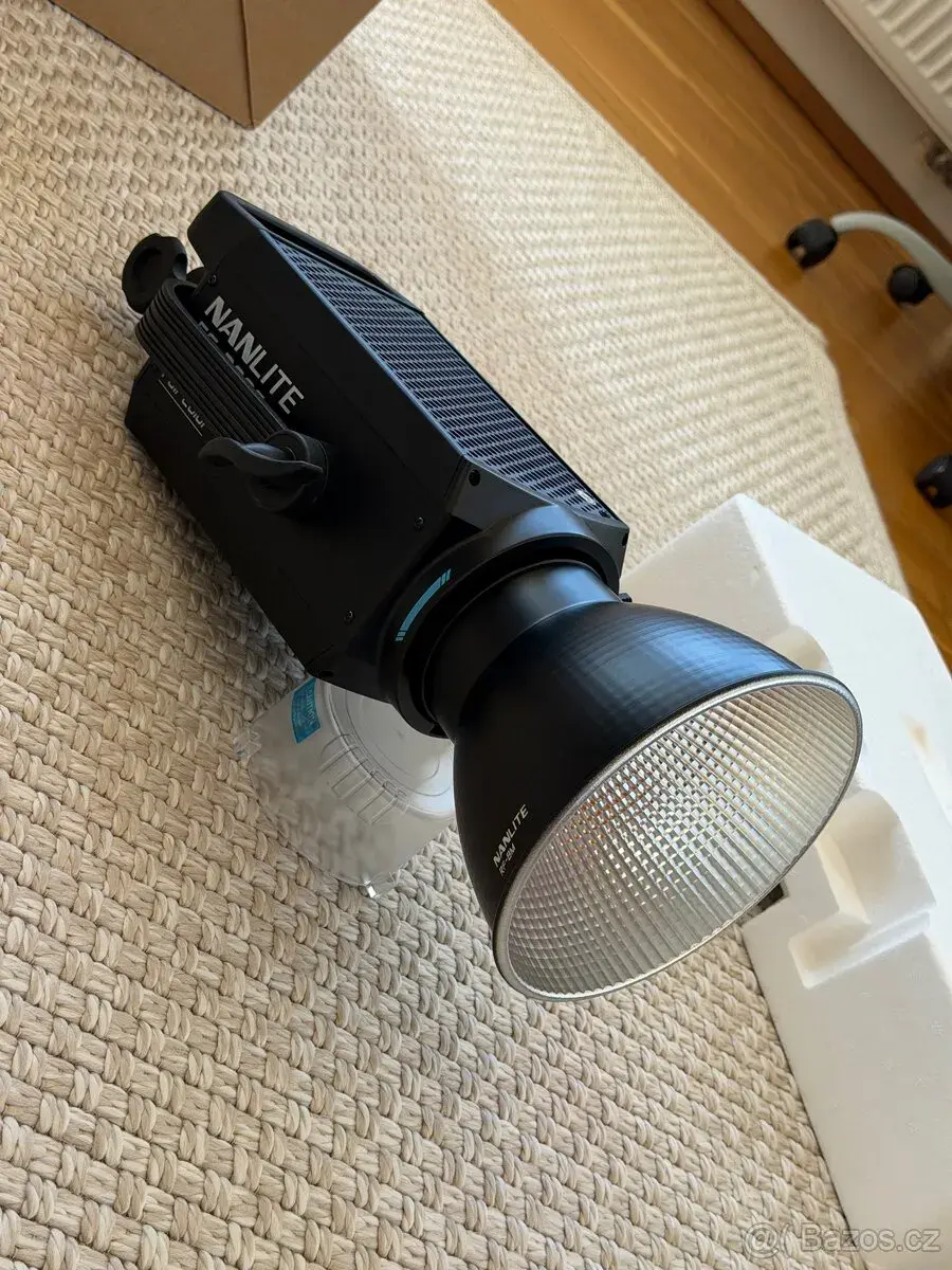 Nanlite FS-300C RGB LED