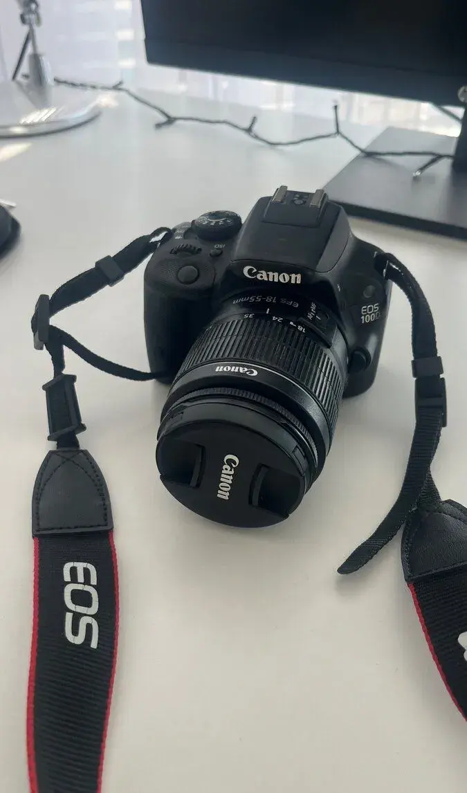 Canon Eos 100D + EFS 18-55mm