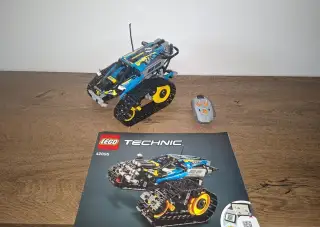 LEGO 42095 Technic - Kaskadérské závodní auto