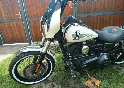 Harley Davidson Dyna street bob 103 2014