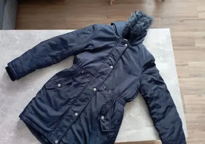 Dívčí zimní bunda vel. 140