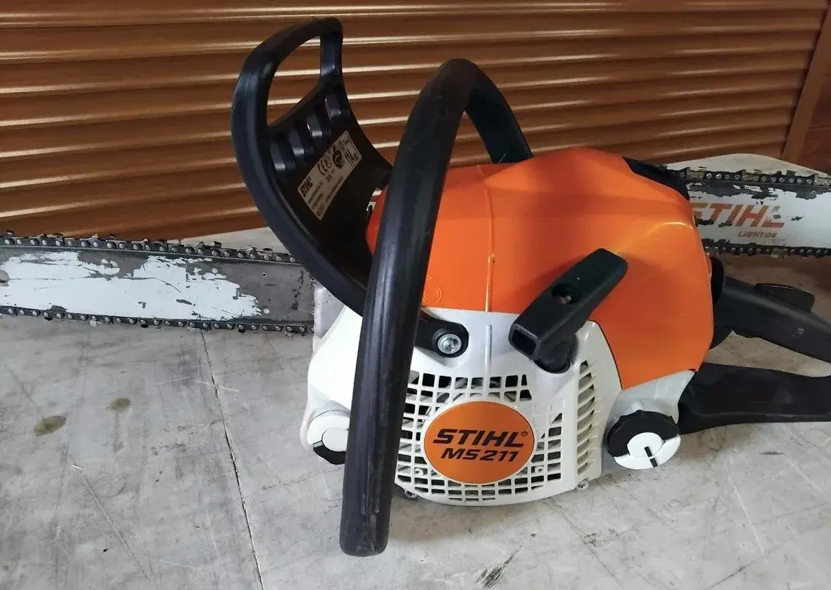 Motorová pila stihl ms211