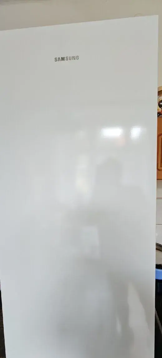 Chladničku s mrazákem Samsung