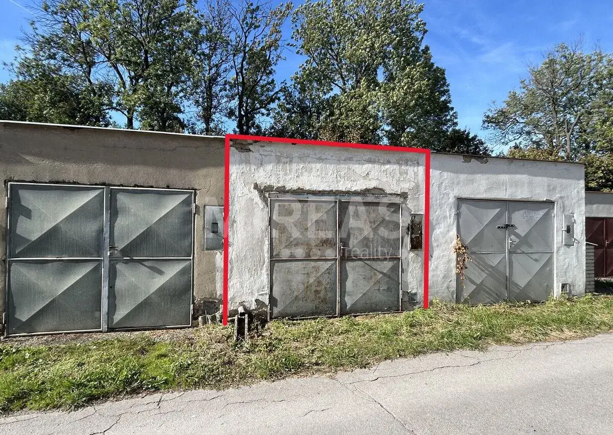 Nymburk, prodej zděné garáže 19 m2, okr. Nymburk