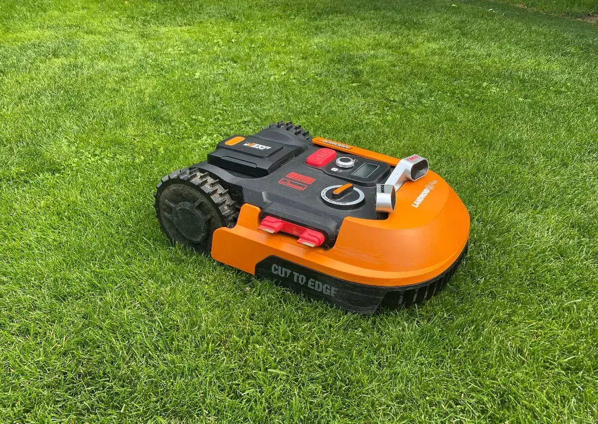 Robotická sekačka Worx Landroid M500 2.0