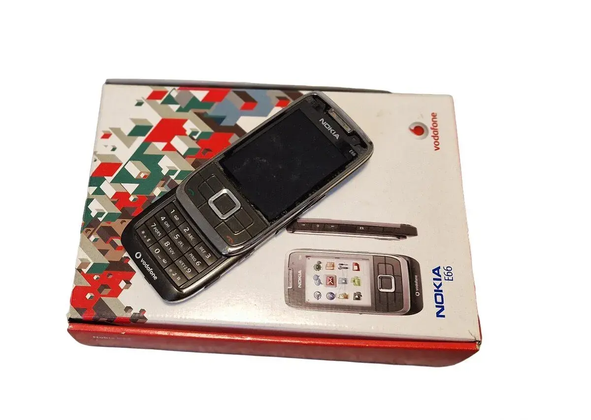 Mobilní telefon Nokia E66, funkční, zachovalý