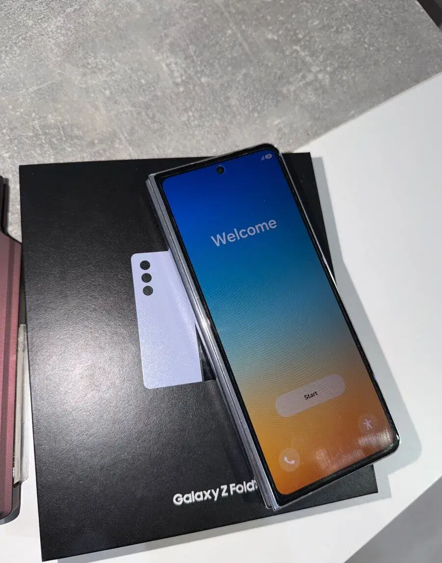 Samsung Galaxy Z Fold5 512 GB – 12 999 Kč