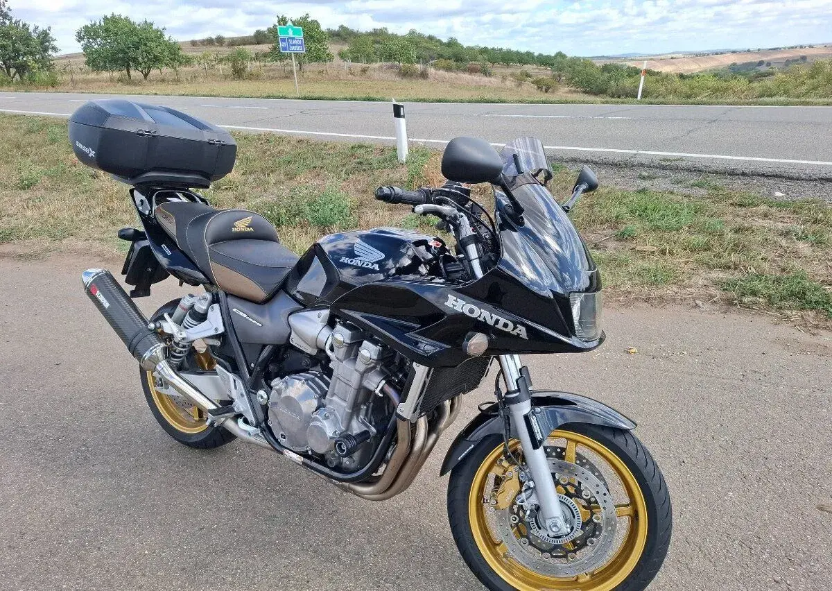 Honda CB1300SA