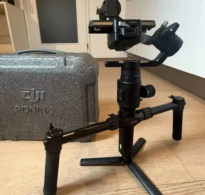 DJI Ronin-S + SmallRig Dual Handle