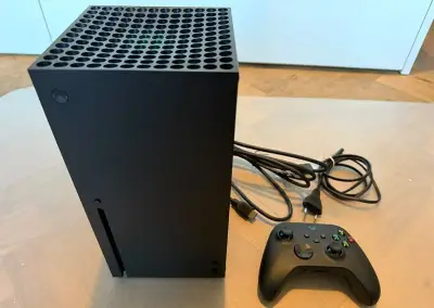 Xbox Series X 1TB Carbon Black + 2 originální ovladače