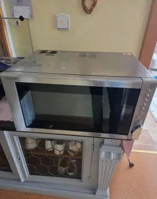 Mikrovlná trouba Bomann