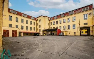 Pronájem skladu, 323 m2, Cheb, ev.č. 01168
