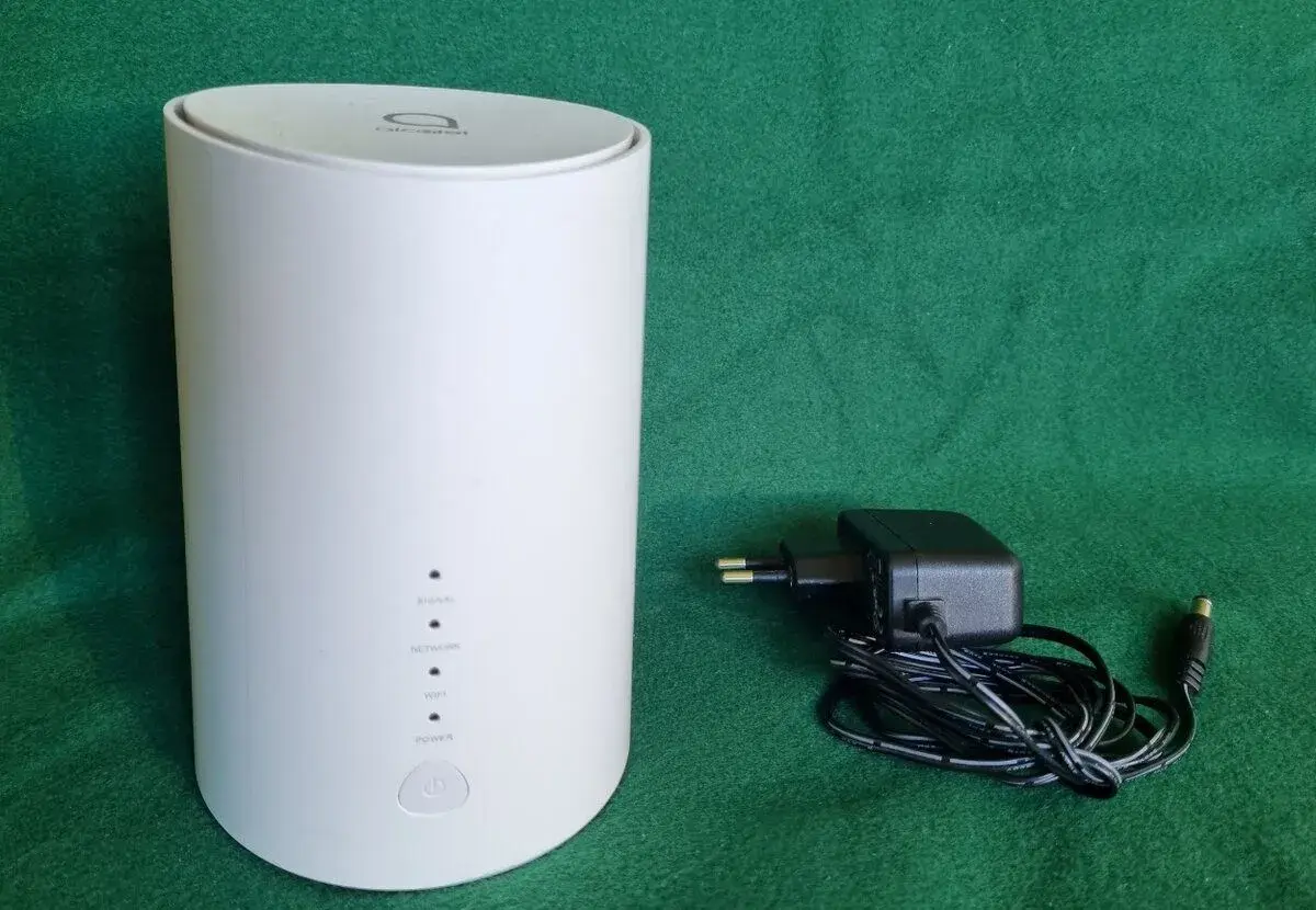 Alcatel HH71VM LTE router CAT7