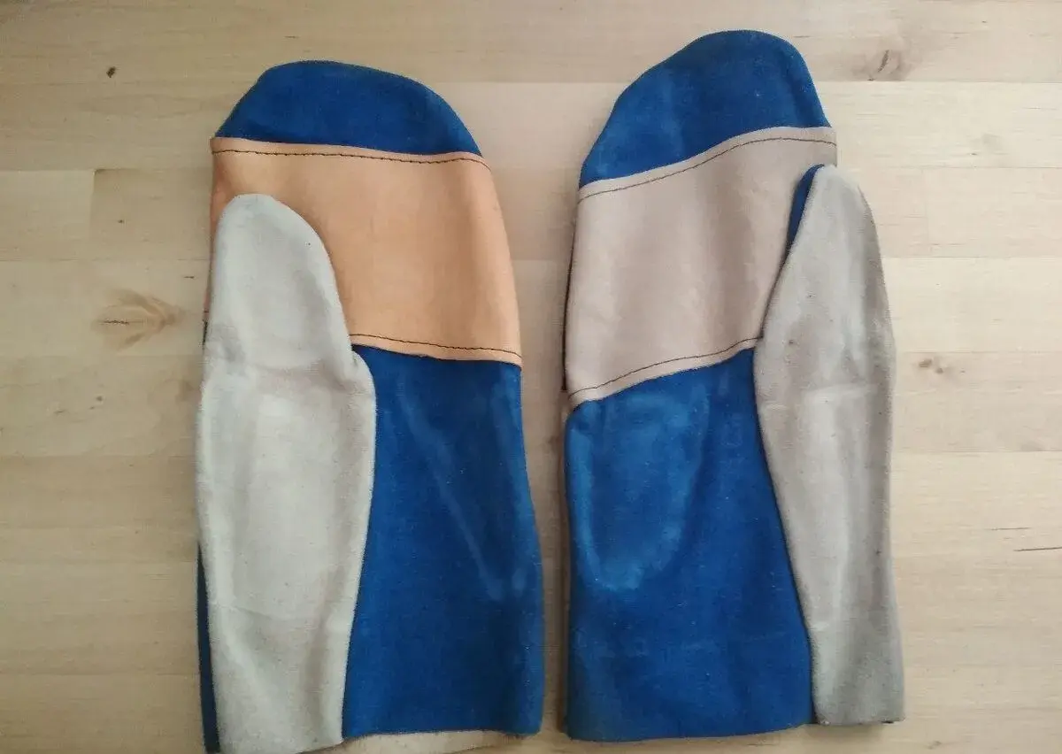Pracovní rukavice - Kozak (kožené) desítky párů (15Kč/ks)