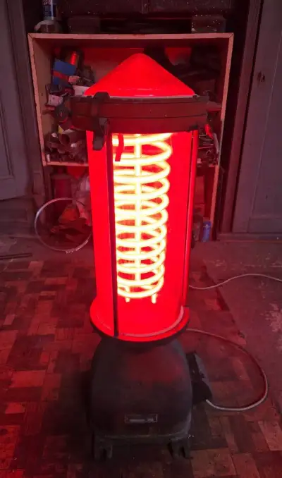 Stará průmyslová lampa Elektrosignal Praha (ESP, r. 1963) –