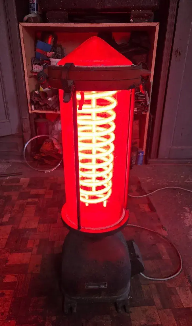 Stará průmyslová lampa Elektrosignal Praha (ESP, r. 1963) –