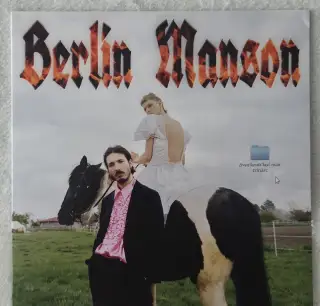 Berlin Manson - Život končí keď máš trinást (tyrkys)