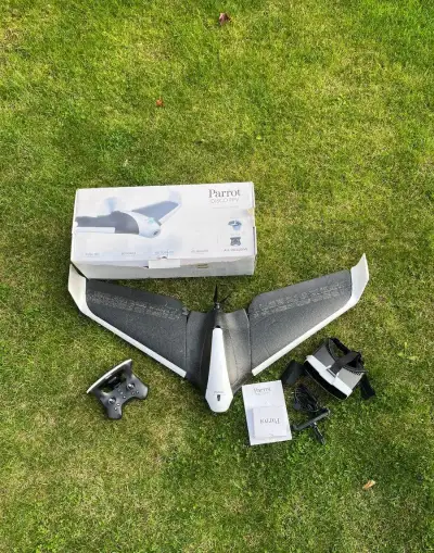 FPV letadlo Parrot Disco