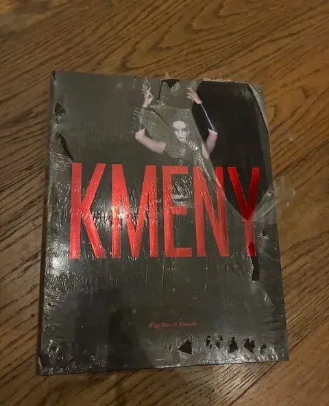 KMENY - NOVÁ