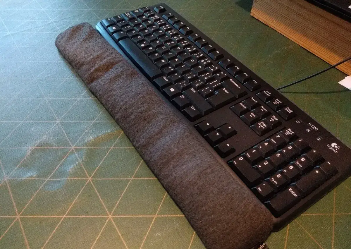 Handstands ergonomická podložka pod klávesnici