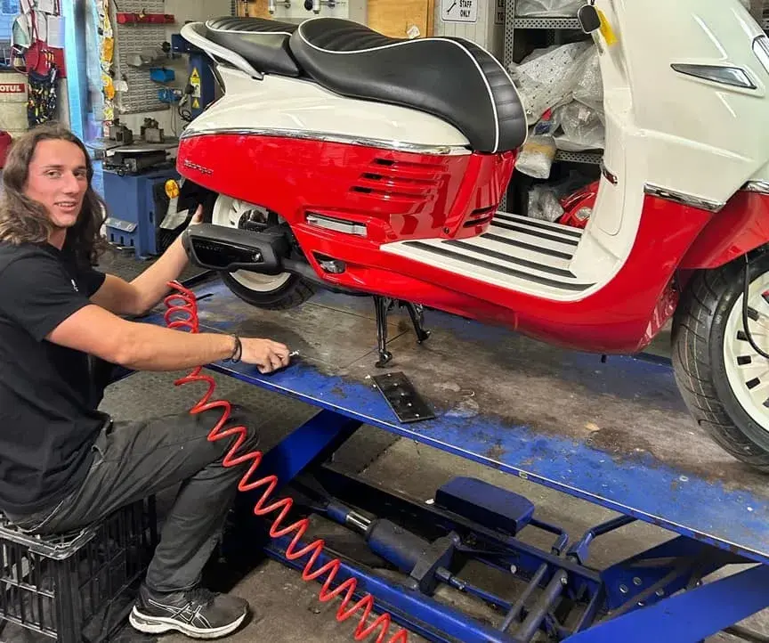 Servis skútrů a motocyklů Peugeot – Praha Rychlé opravy