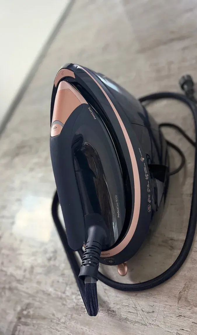 Parní generátor/žehlící systém Philips PerfectCare 9000