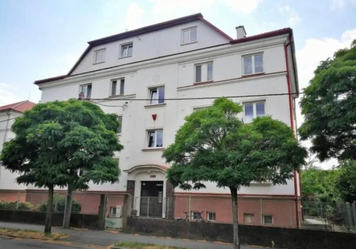 Pronájem prostorného bytu 3+kk, 84 m² – Hradec Králové, Malš