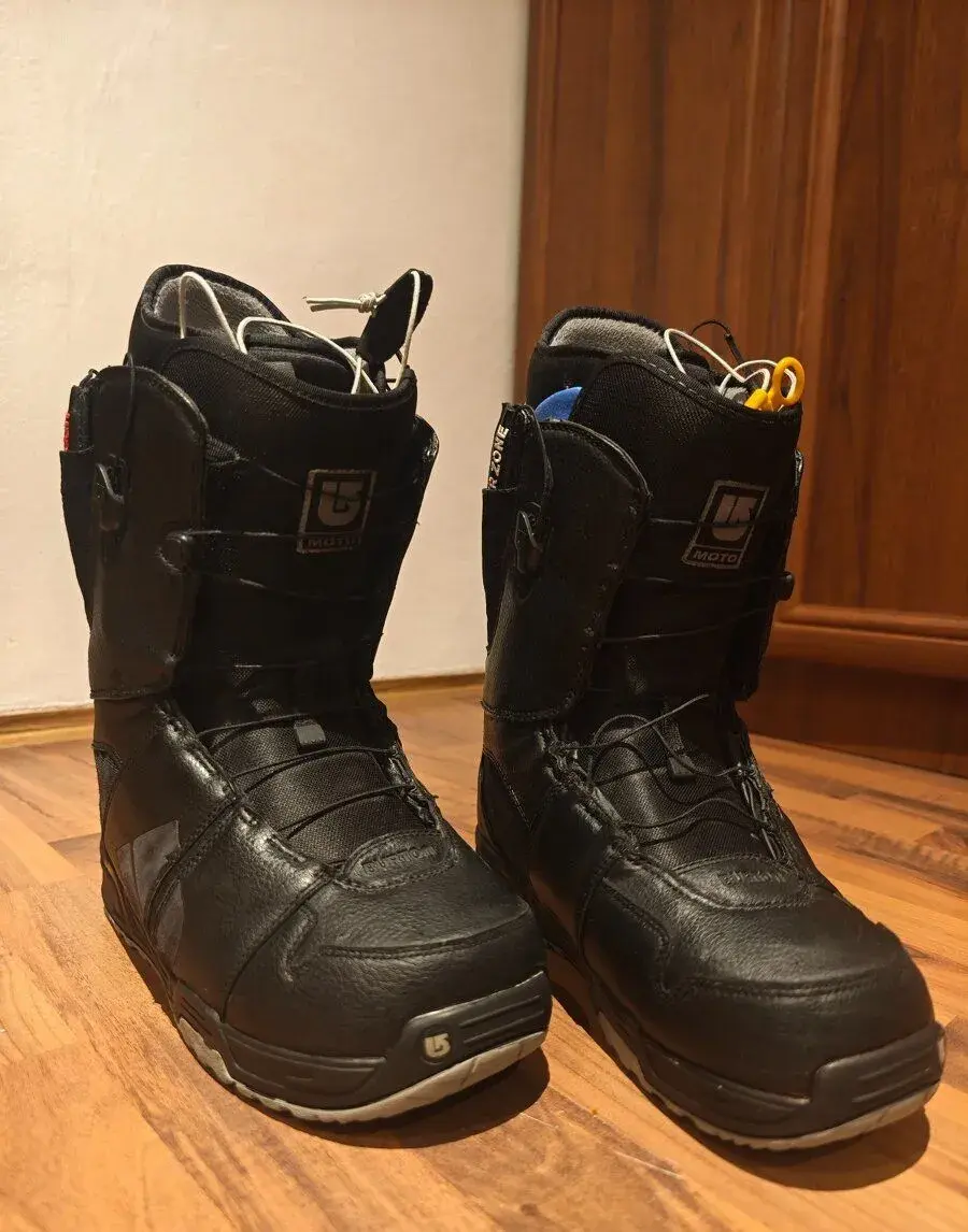 Snowboard Boty Burton MOTO 42,5 Vel.8,5 Speed Zone