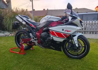 Yamaha YZF R1