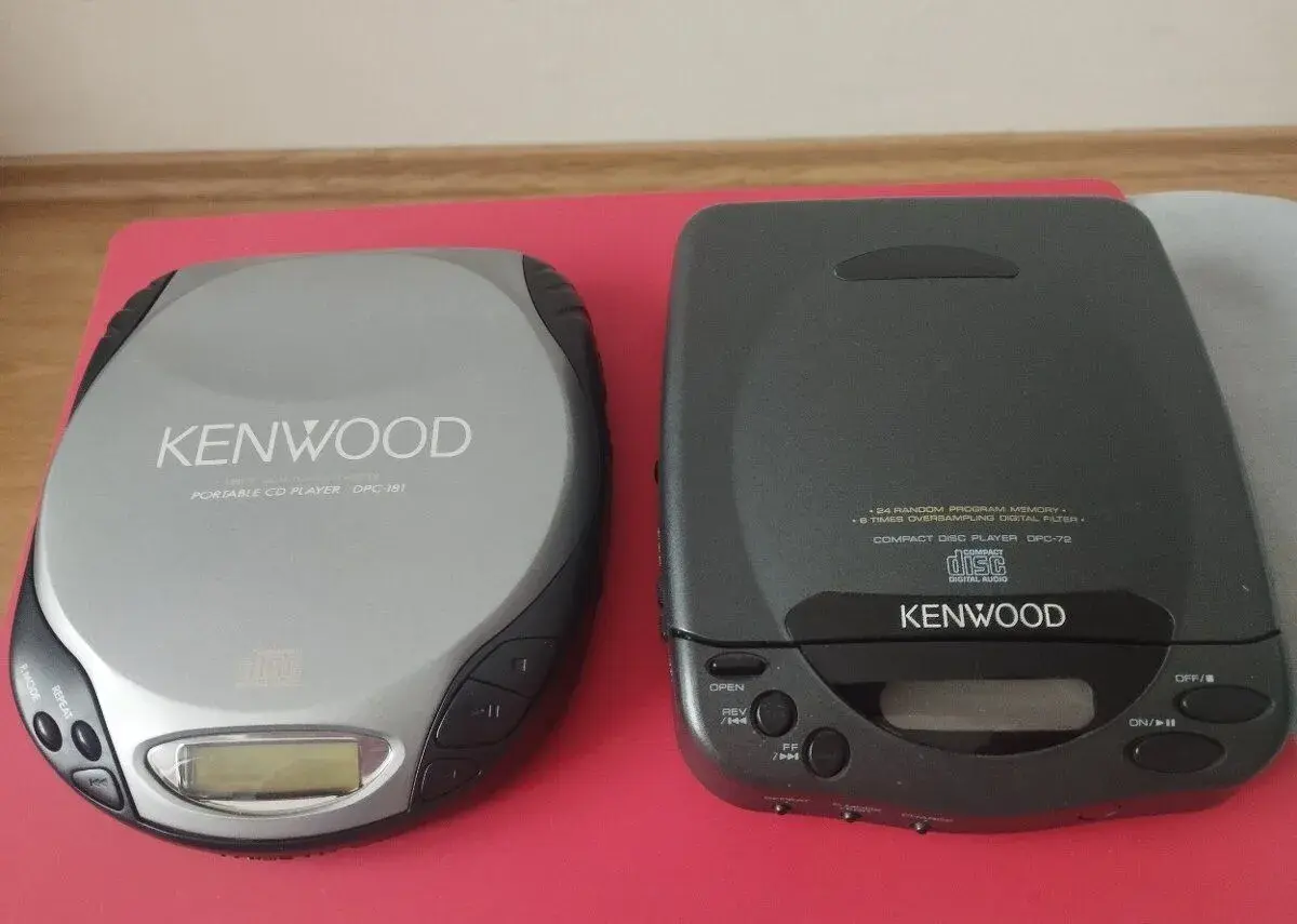 2 ks CD discman KENWOOD