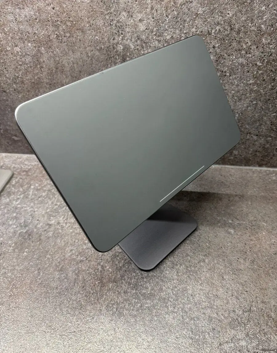 Epico magnetický stojánek pro iPad