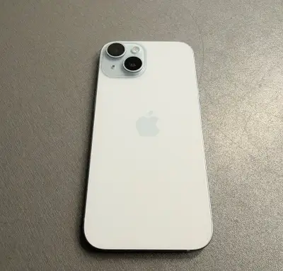 iPhone 15 128GB modrý, 100% baterie, bez škrábance