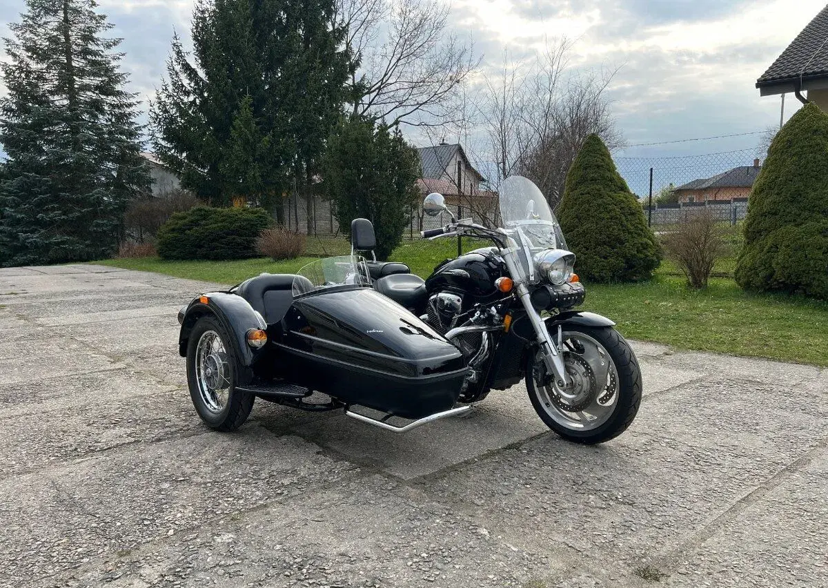 Honda VTX 1800 se sidecarem Velorex 563 - zapsáno v TP