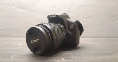 Canon eos 2000D + Obejktiv