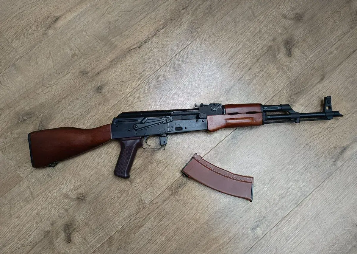AKM Essential E&L (mosfet verze)