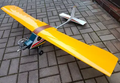 Starší ale nové nelétané rc letadlo motor OS MAX cca nový