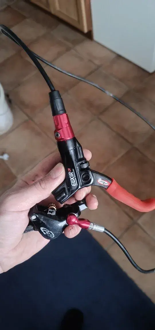 Hydraulické brzdy na kolo