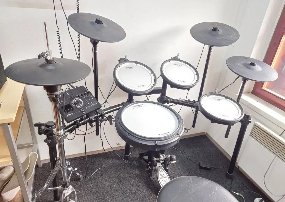 Roland TD-17KVX V-Drums – velmi pěkný stav