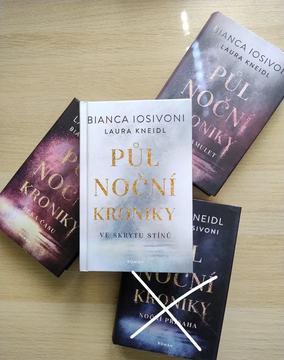 3 díly z YA série Midnight Chronicles Series