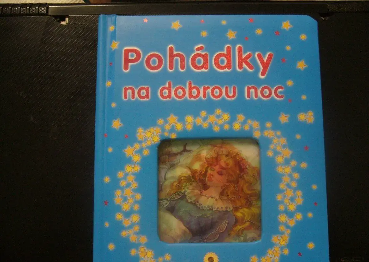 DĚTSKÁ KRÁSNÁ A BAREVNÁ KNÍŽKA O TŘECH PRINCEZNÁCH