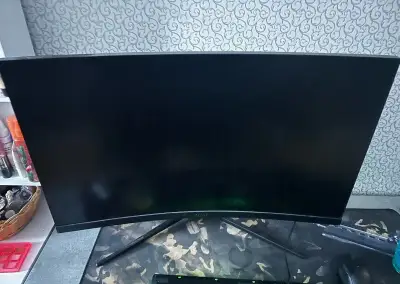 Herní monitor MSI G32C4 E2 (G32C4 E2) černý