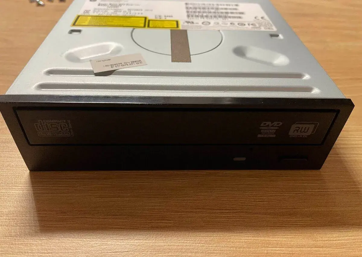 DVD RW mechanika značky HP, vypalovačka CD a DVD