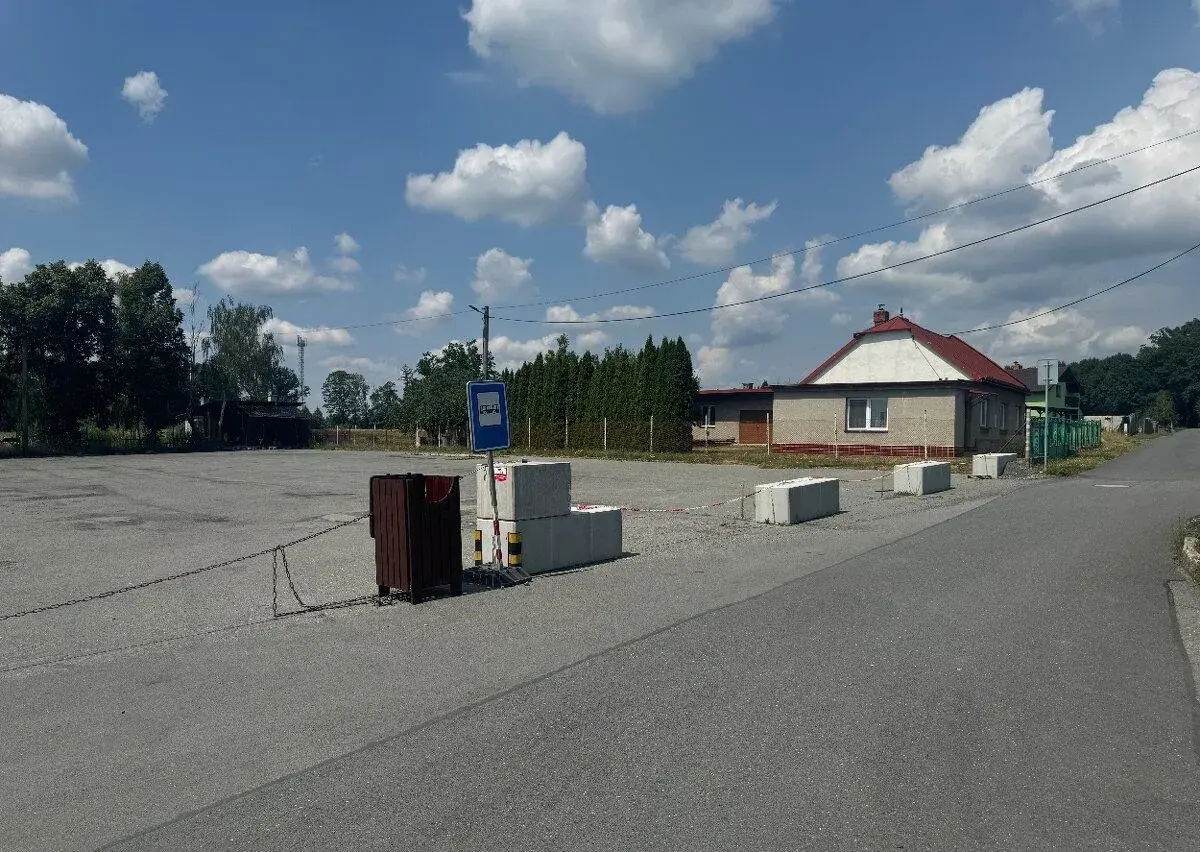 Zpevněný asfaltový pozemek Staměřice 2200 m2
