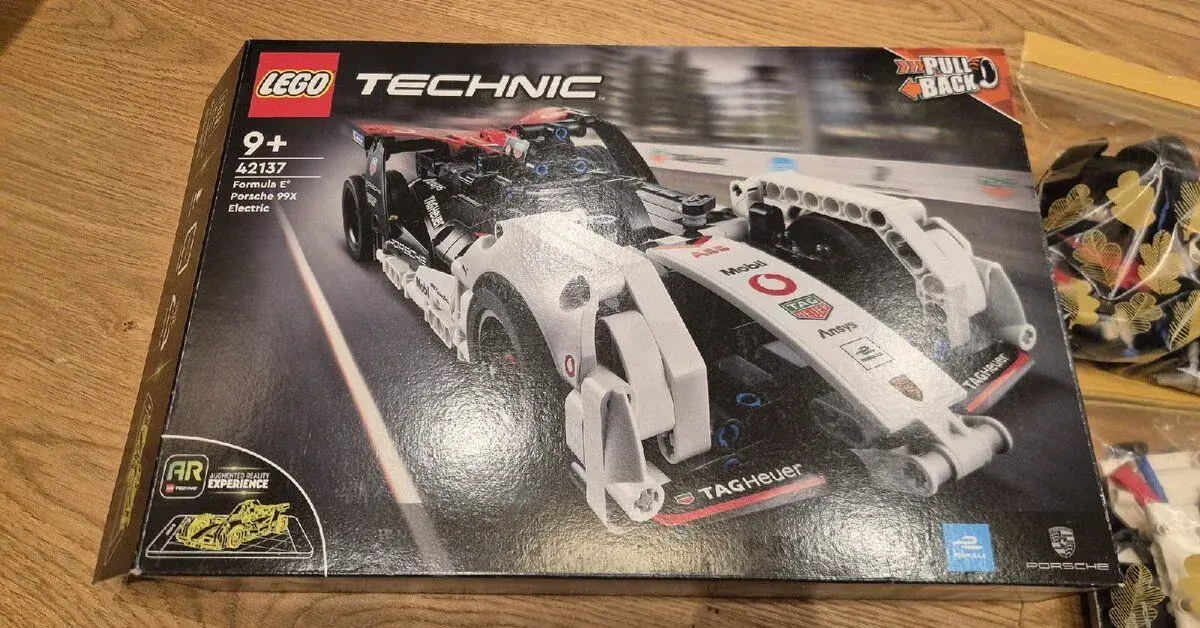 LEGO TECHNIC 42137 Formule E Porsche 99X Electric